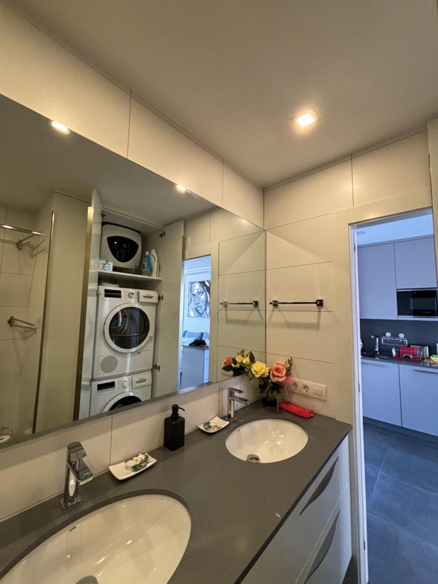 Loris Playa Ingles 50mt From Yumbo By Luca Gran Canaria Apartment *